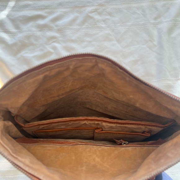 PASCADO Handmade Leather Satchel with Detachable Shoulder Strap - Picture 4 of 6